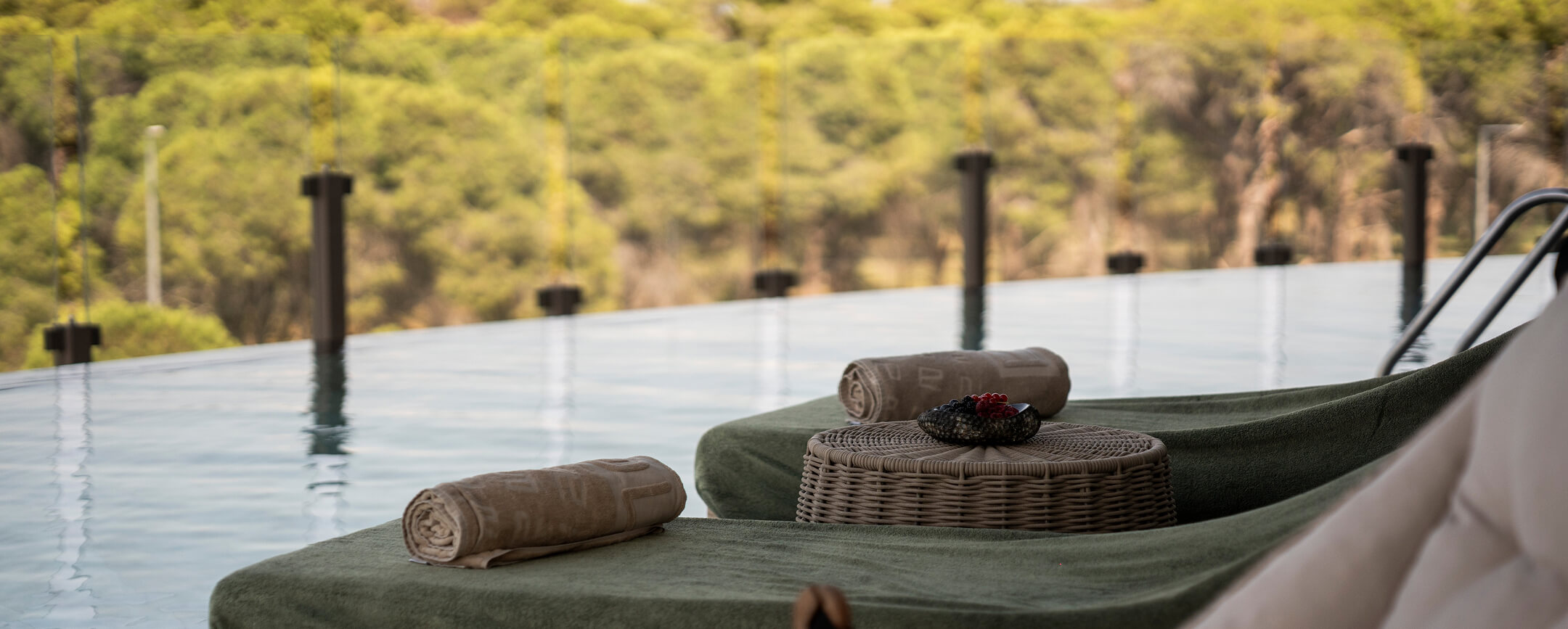 Ethno Hotels Konaklama Odalar Suitler Corner Suite Swim Up Ust Banner 13