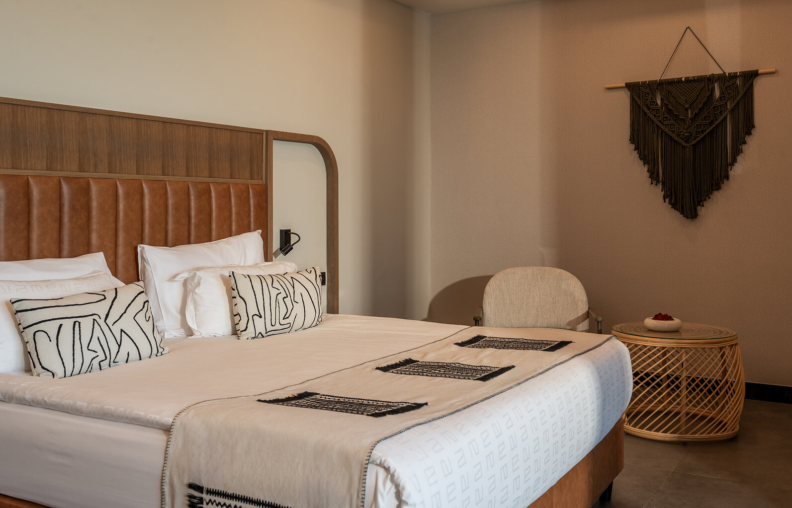 Ethno Hotels Konaklama Odalar Suitler Corner Suite Swim Up Alt Banner Slider 4