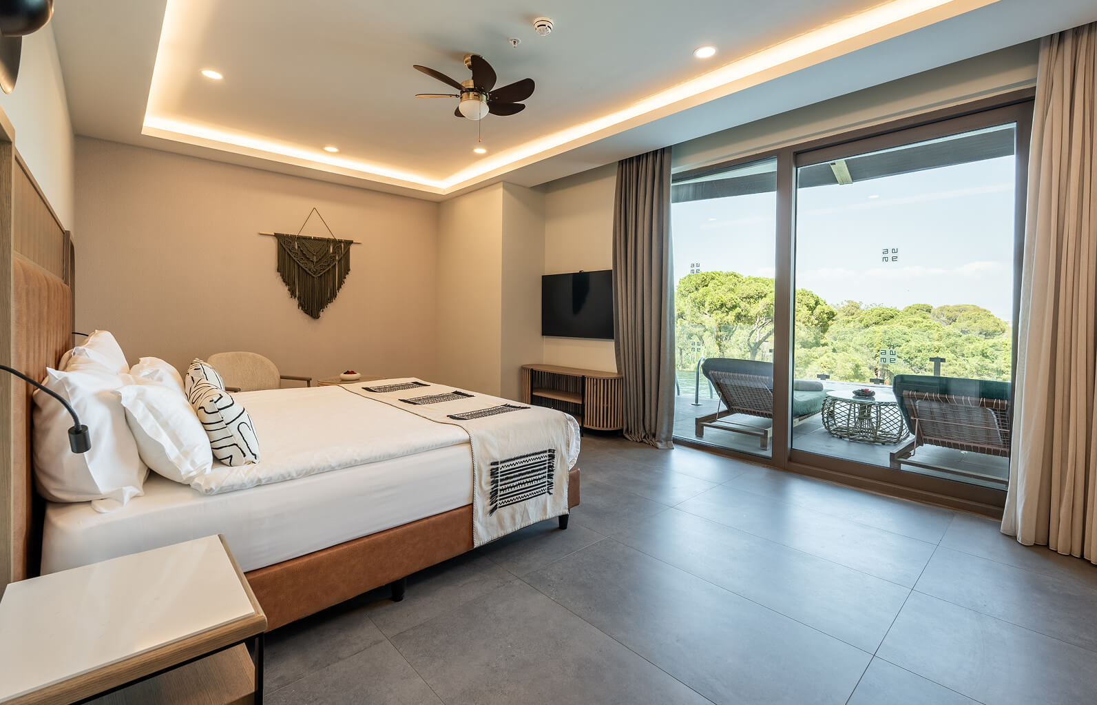 Ethno Hotels Konaklama Odalar Suitler Corner Suite Swim Up Alt Banner Slider 1