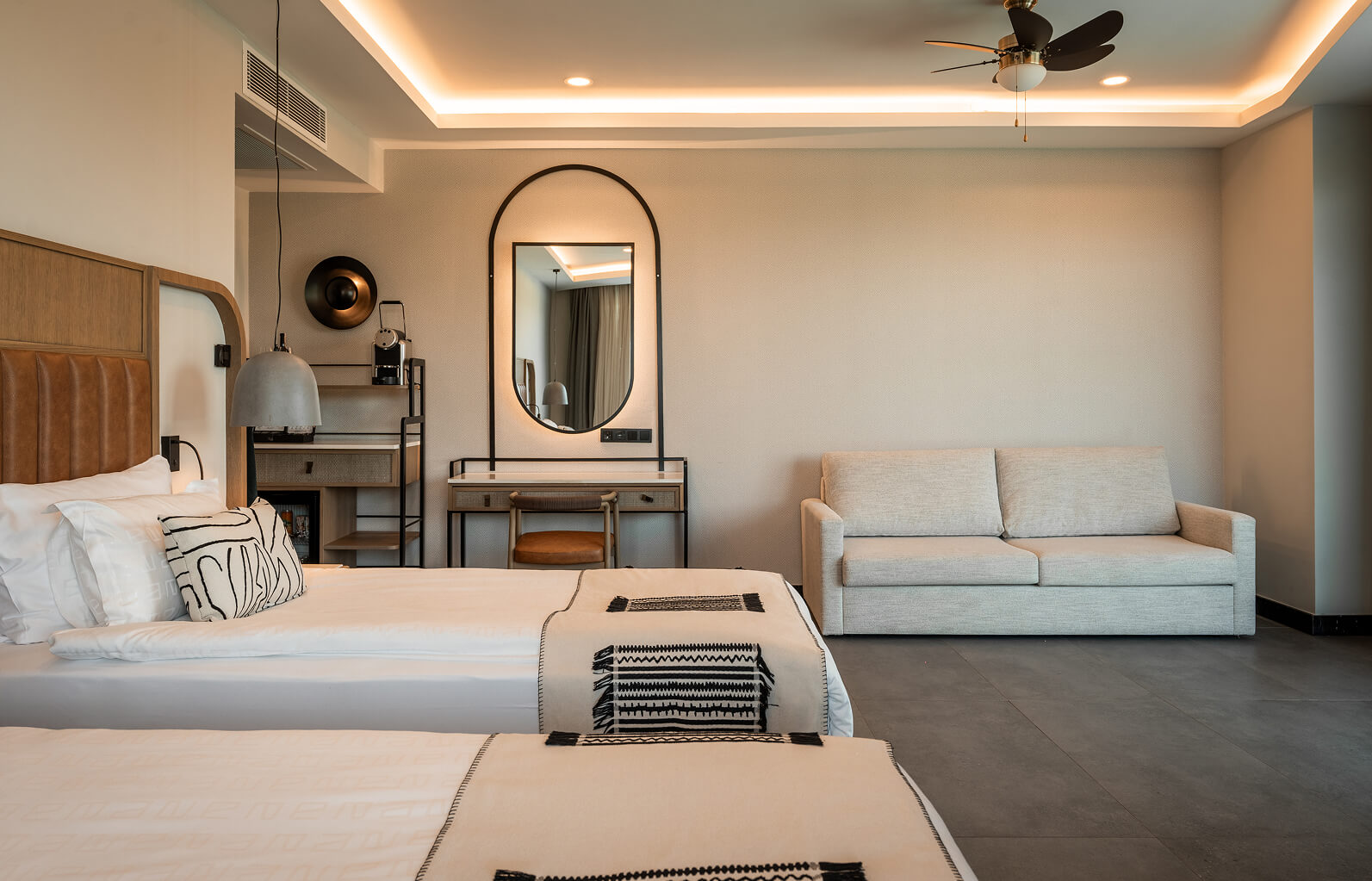 Ethno Hotels Konaklama Odalar Suitler Corner Suite Swim Up Alt Banner Slider 8