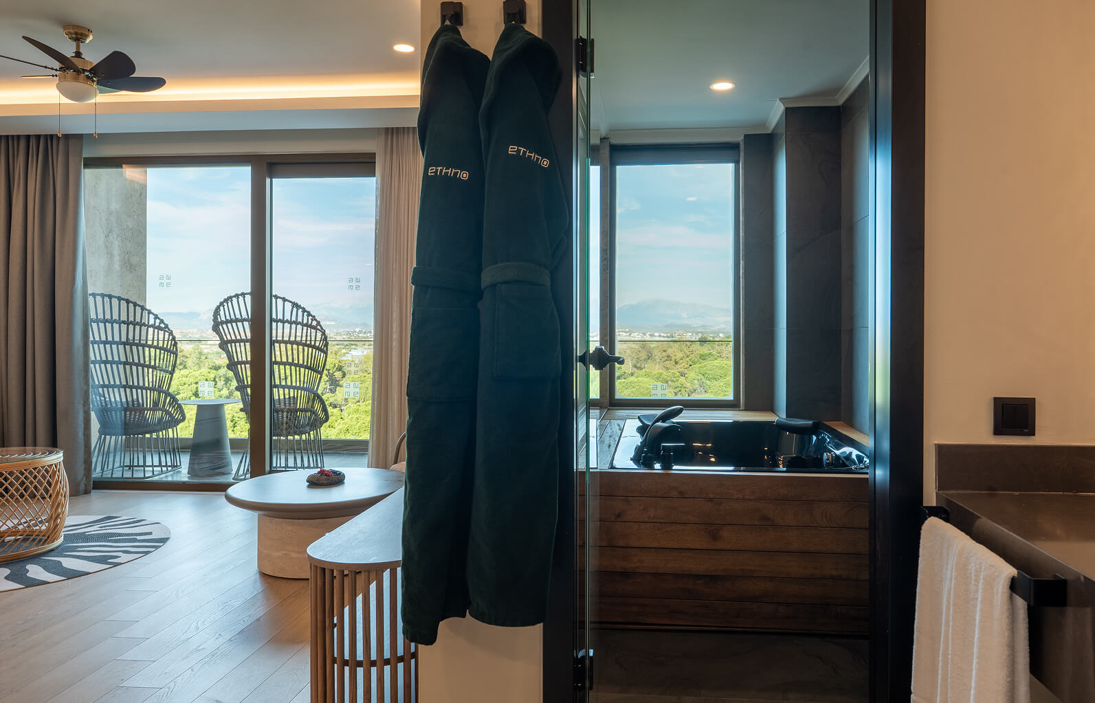 Ethno Hotels Konaklama Odalar Suitler Superior Jacuzzi Alt Banner 1