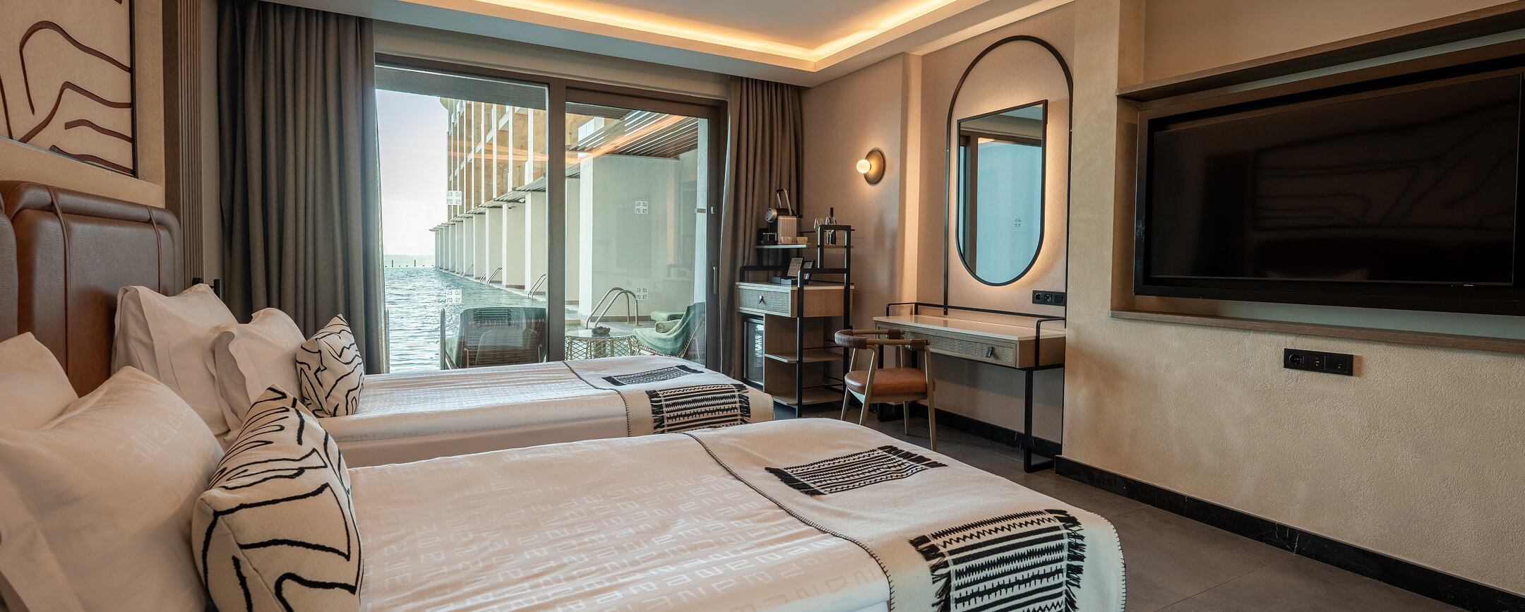 Ethno Hotels Konaklama Odalar Suitler Family Swim Up Suite Ust Banner 13