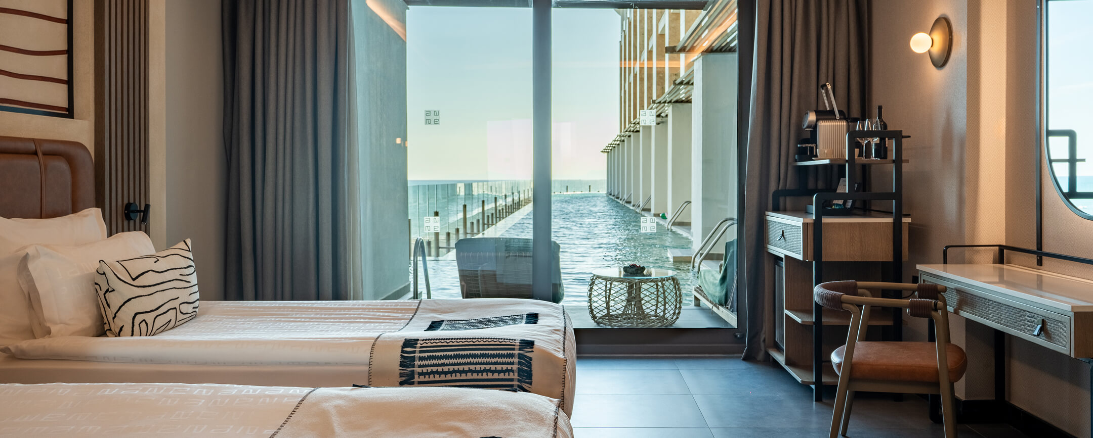 Ethno Hotels Konaklama Odalar Suitler Family Swim Up Suite Ust Banner 12