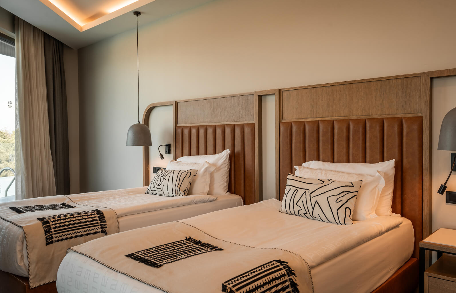 Ethno Hotels Konaklama Odalar Suitler Corner Suite Swim Up Alt Banner Slider 7