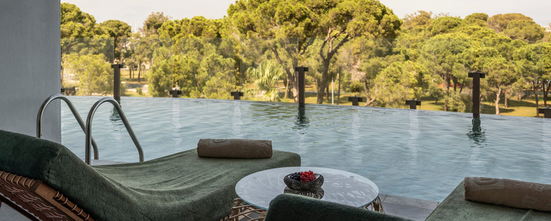 Ethno Hotels Konaklama Odalar Suitler Corner Suite Swim Up Ust Banner 2